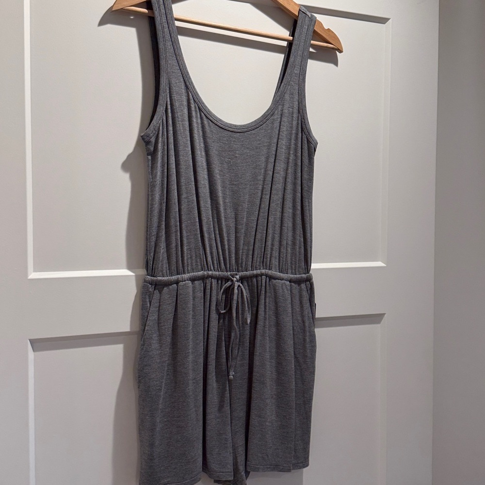 Express Scoop Neck Sleeveless Tie Waist Romper in Size XS | New With Tags - Picture 6 of 11
